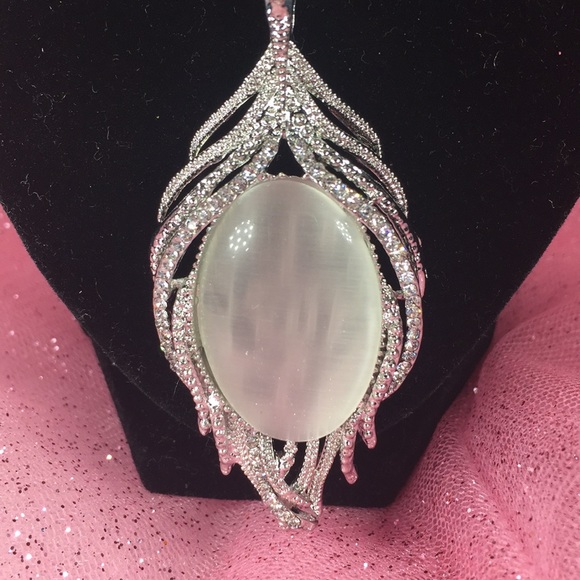 Silver Tone Necklace with Oval Stone - Picture 2 of 2